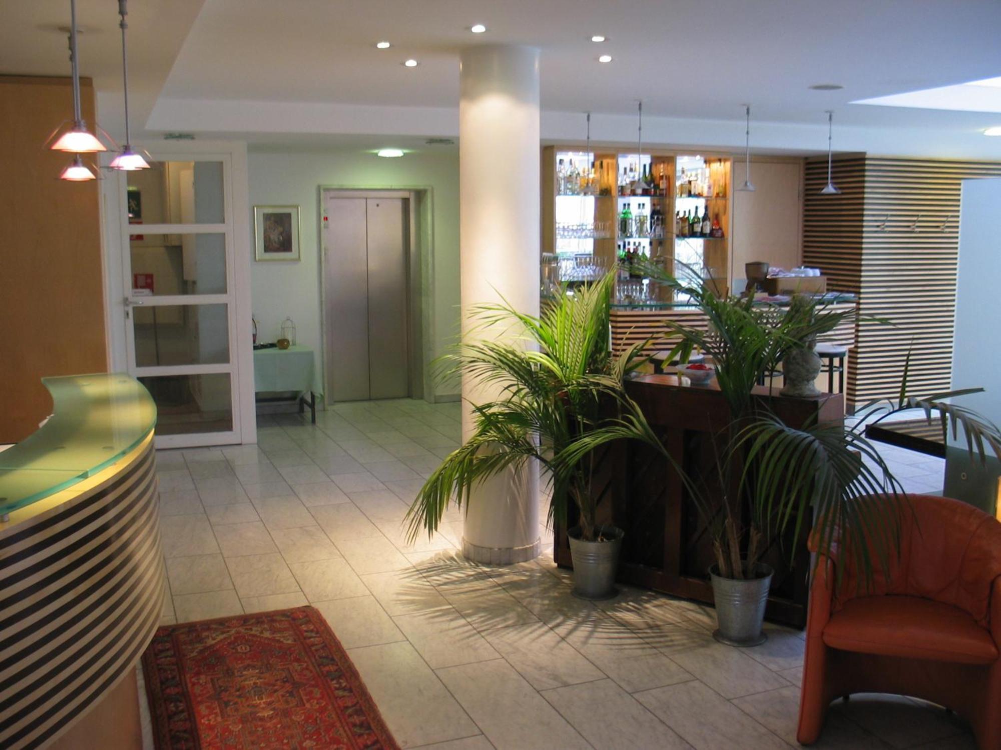 City Hotel ลินซ์ ภายนอก รูปภาพ