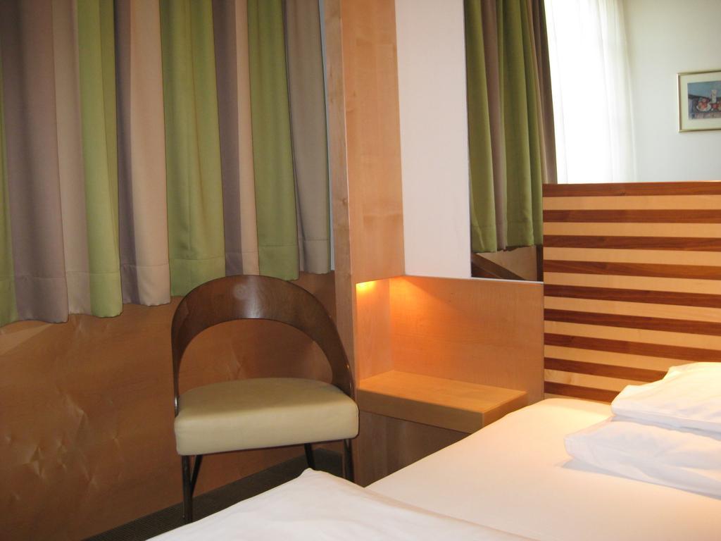 City Hotel ลินซ์ ภายนอก รูปภาพ